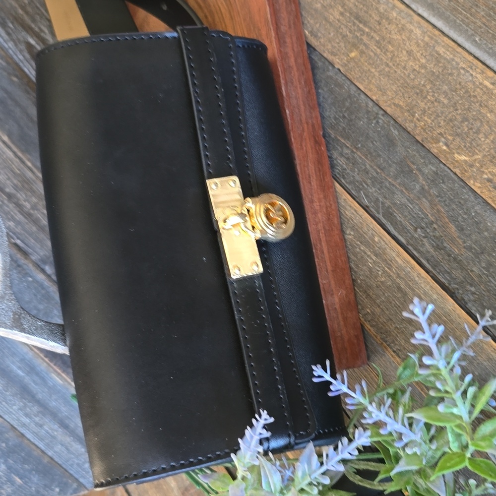 MICHAEL KORS BELT BAG 🥰